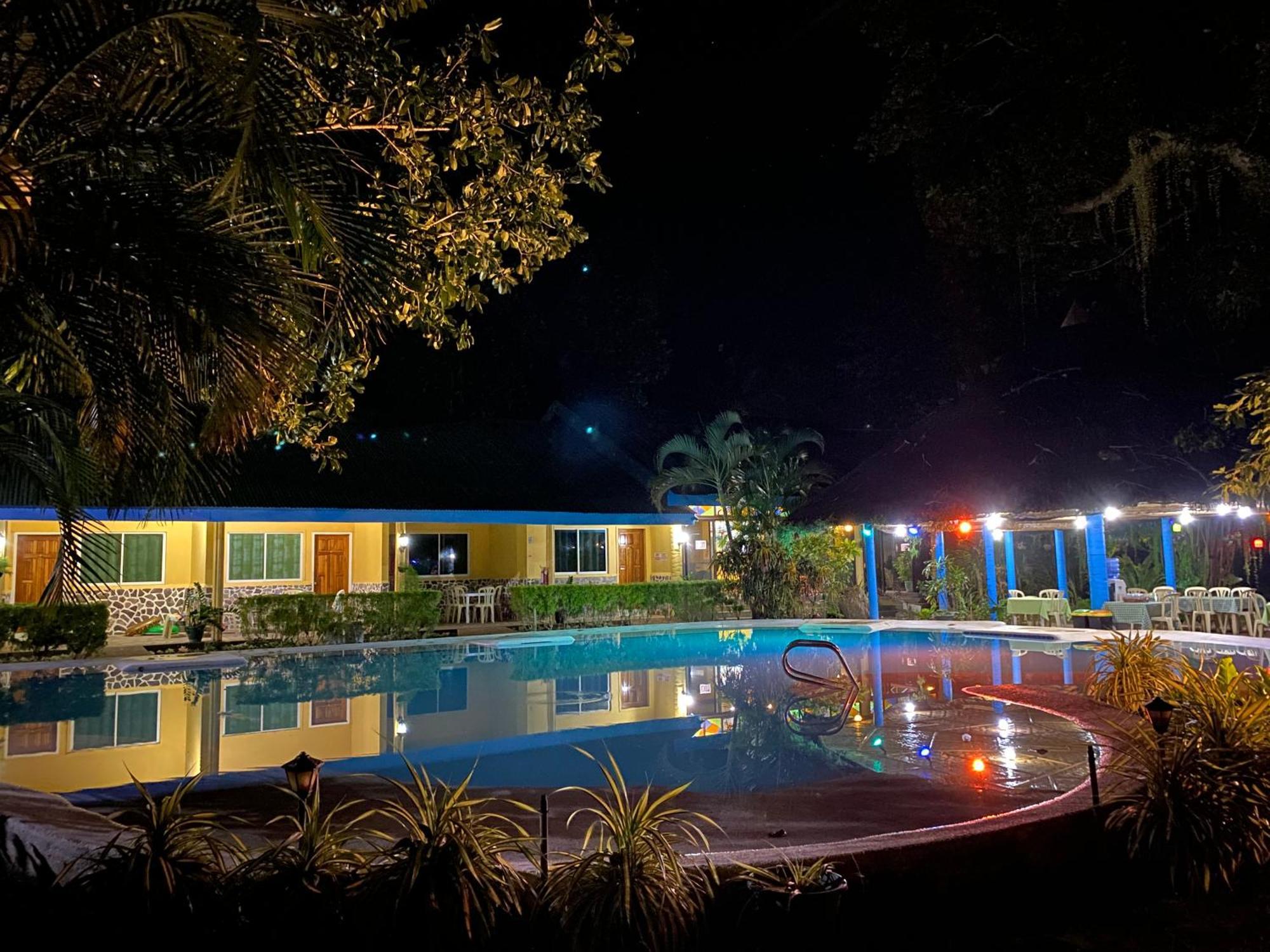 Camiguin Island Golden Sunset Beach Club Mambajao Esterno foto