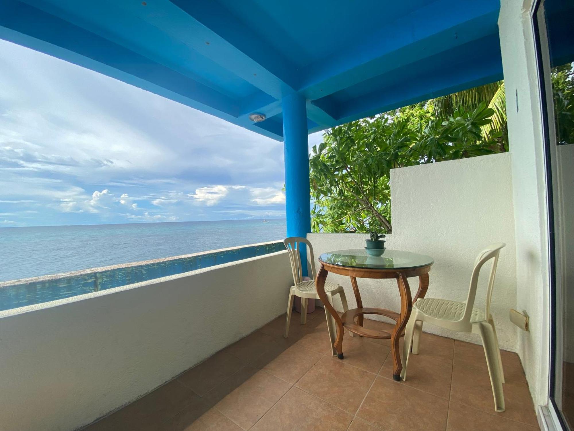 Camiguin Island Golden Sunset Beach Club Mambajao Esterno foto