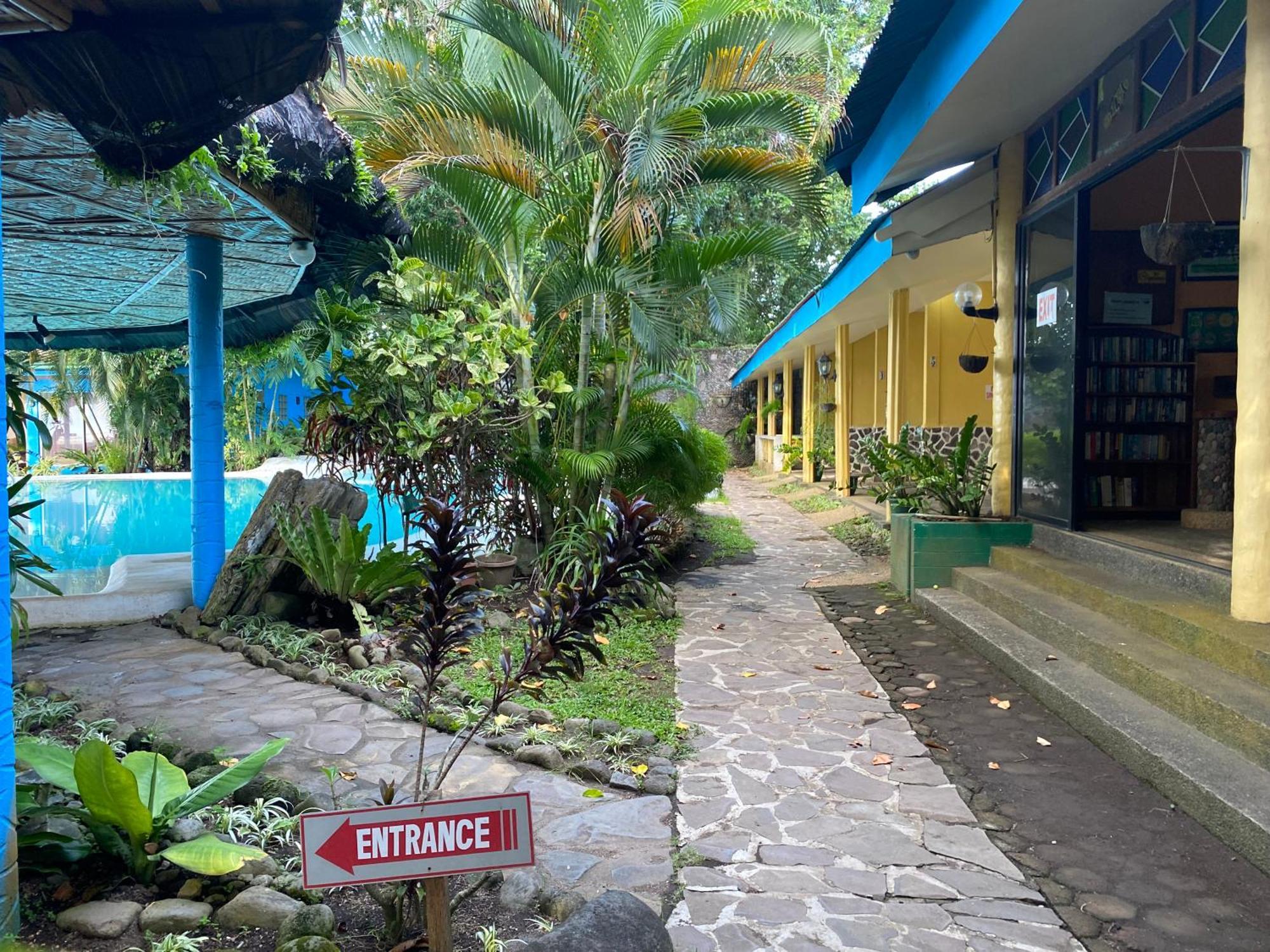 Camiguin Island Golden Sunset Beach Club Mambajao Esterno foto