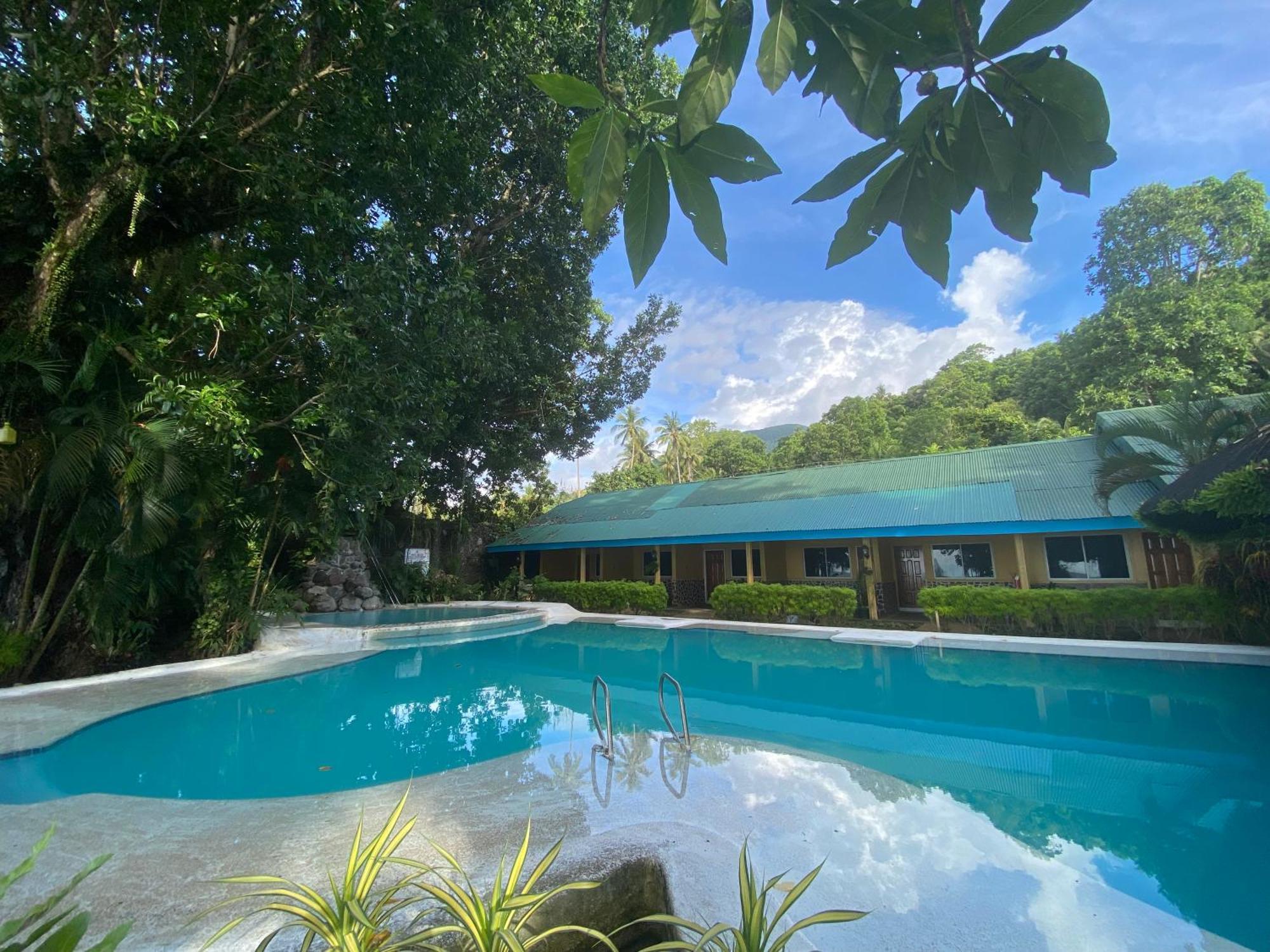 Camiguin Island Golden Sunset Beach Club Mambajao Esterno foto